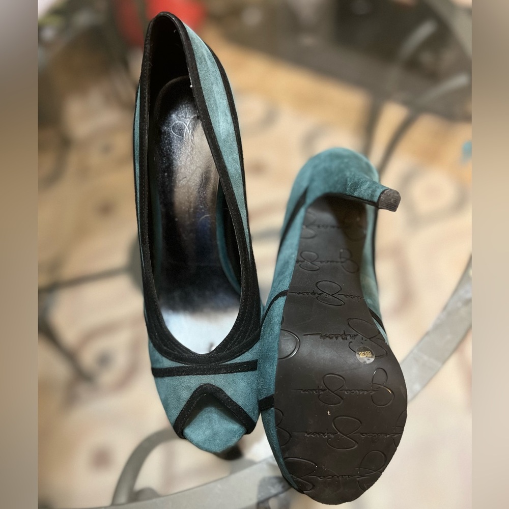 Jessica Simpson Suede Heels - Excellent Condition - Picture 4 of 4